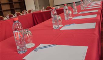 Salas de reuniones del Best Western Hotel Hermitage - Montreuil Sur Mer - 93677