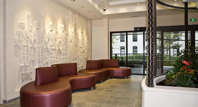 Vestíbulo del Best Western Plus Hotel des Francs en Soissons - 93707