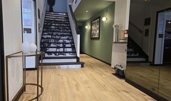 Vestíbulo del Sure Hotel by Best Western Lorient Centre en Lorient - 93970