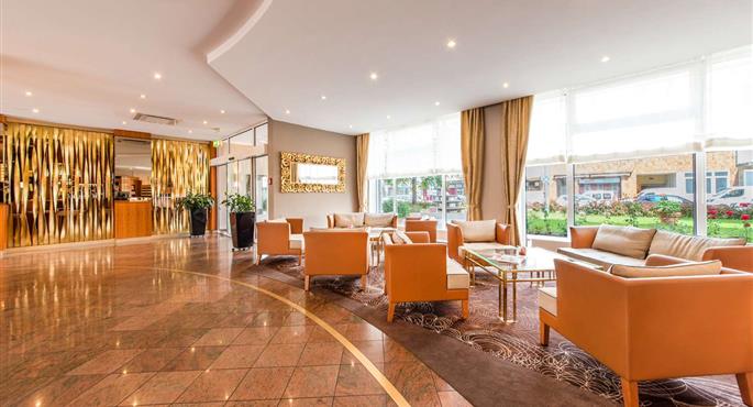 Vestíbulo del Best Western Plus Delta Park Hotel en Mannheim - 95173