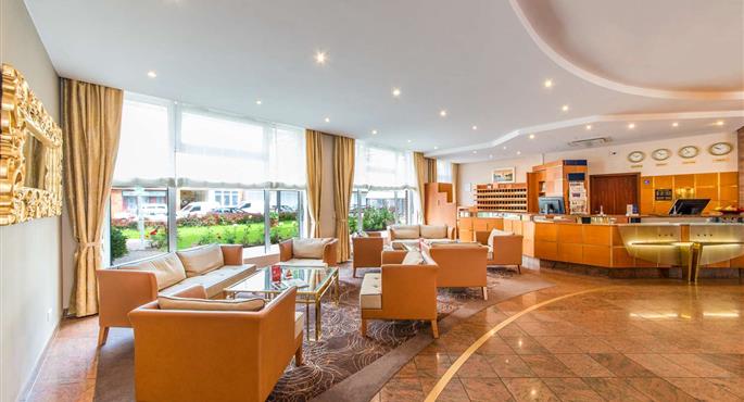 Vestíbulo del Best Western Plus Delta Park Hotel en Mannheim - 95173