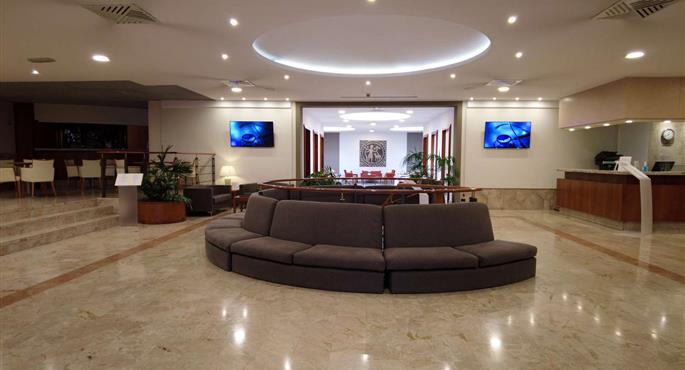 Vestíbulo del Best Western Park Hotel en Piacenza - 98161