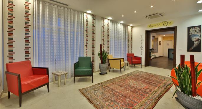 Vestíbulo del Best Western Cesena Hotel en Cesena - 98236