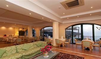 Vestíbulo del Best Western Hotel La Conchiglia en Palinuro Costa del Cilento - 98241