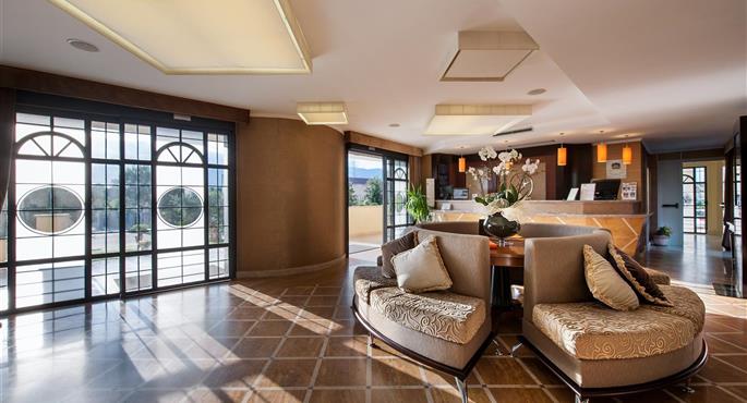 Vestíbulo del Best Western Premier Villa Fabiano Palace Hotel en Cosenza Rende - 98291