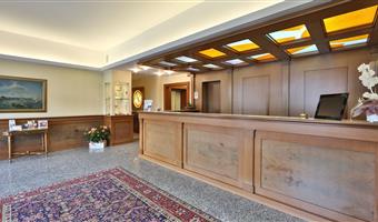 Vestíbulo del Best Western Titian Inn Hotel Venice Airport en Venezia Aeroporto Tessera - 98334