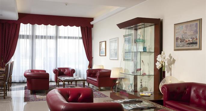 Vestíbulo del Best Western Titian Inn Hotel Venice Airport en Venezia Aeroporto Tessera - 98334