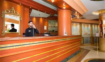 Vestíbulo del Best Western Hotel Tritone en Venezia Mestre - 98380