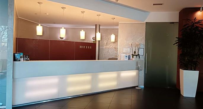 Vestíbulo del Best Western Plus The Hub Hotel en Milan - 98430