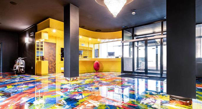 Vestíbulo del Muraless Art Hotel, WorldHotels Crafted en Castel d'Azzano - 98434