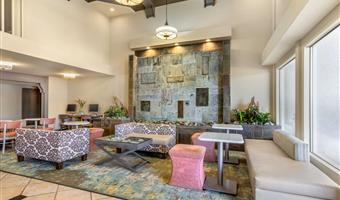 Hall de Best Western Plus Monterey Inn à Monterey - 05398