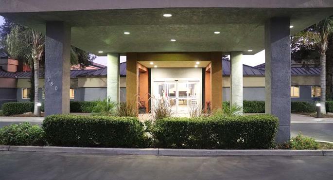 hotel a porterville 05525 f