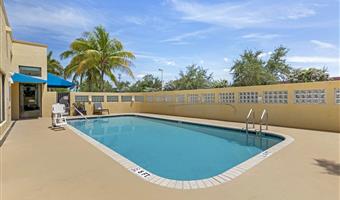 Piscine de Best Western Plus Miami Executive Airport Hotel & Suites - Miami - 10398