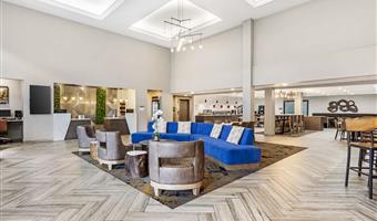 Hall de Best Western Plus Bourbonnais Hotel & Suites à Bourbonnais - 14227