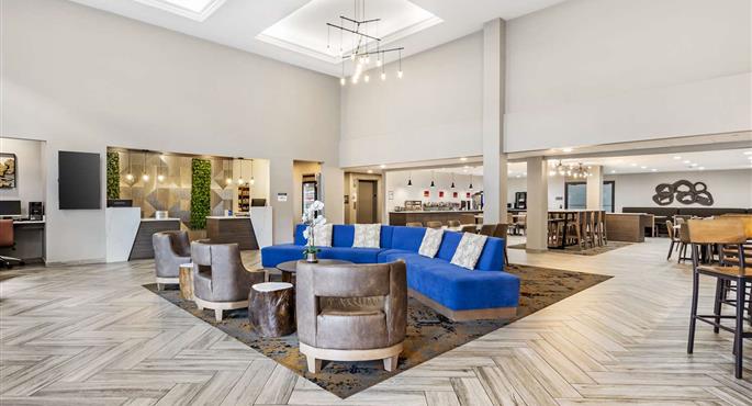 Hall de Best Western Plus Bourbonnais Hotel & Suites à Bourbonnais - 14227