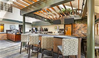 Équipements de Best Western Plus Longbranch Hotel & Convention Center - Cedar Rapids - 16071