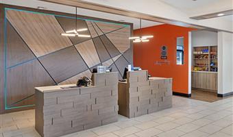 Hall de Best Western Plus Executive Residency Carlsbad Hotel à Carlsbad - 32117