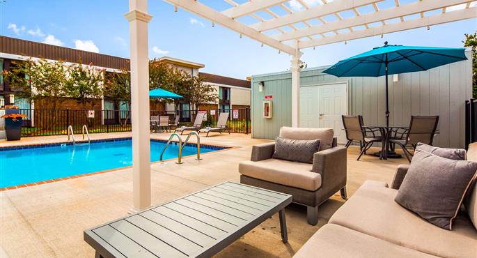 Piscine de Best Western Plus Yadkin Valley Inn & Suites - Jonesville - 34170