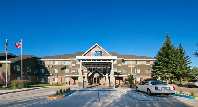hotel a grand forks 35039 f
