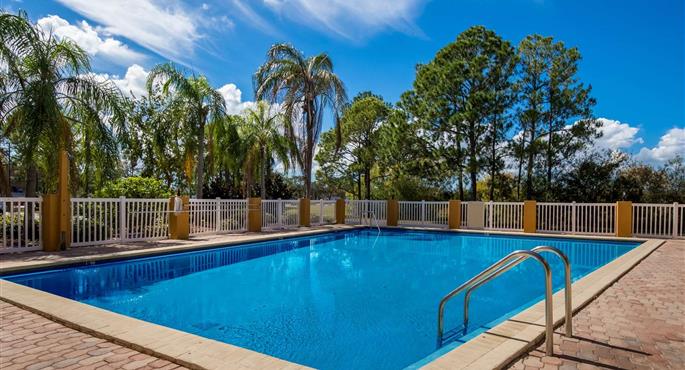 Piscine de SureStay by Best Western St.Pete Clearwater Airport - Clearwater - 55196