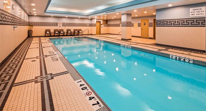 Piscine de Best Western Premier Toronto Airport Carlingview Hotel - Toronto - 66121