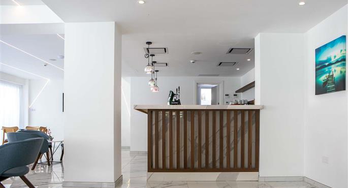 Bar ou lounge de Best Western Plus Larco Hotel - Larnaca - 77732