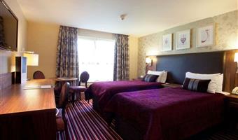 hotel a gloucester 84296 f