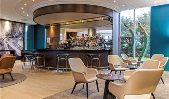 Bar ou lounge de Best Western Plus Hotel Admiral - La Tour De Salvagny - 93879