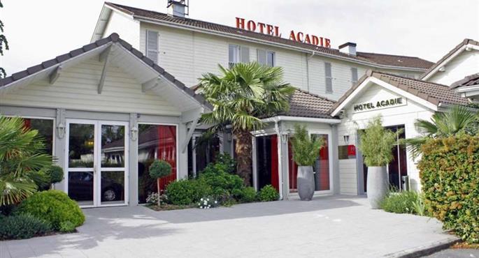 hotel a tremblay-en-france 93990 f