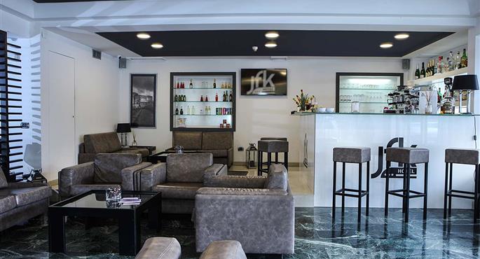 Bar ou lounge de Best Western JFK Hotel - Naples - 98366
