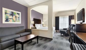 suite- 1 lit queen size, non fumeur, matelas à mémoire de forme, four à micro-ondes et réfrigérateur, minibar, canapé-lit, petit déjeuner complet