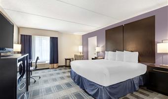 suite- 1 lit queen size, non fumeur, matelas à mémoire de forme, four à micro-ondes et réfrigérateur, minibar, canapé-lit, petit déjeuner complet