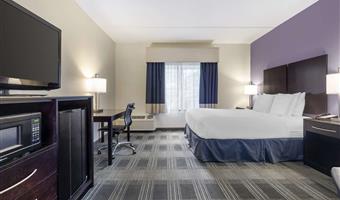 chambre queen size avec accès handicapés, accessible aux personnes à mobilité réduite, assistance de communication, baignoire, non fumeur, petit déjeuner complet