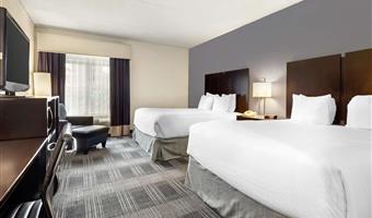 2 lits queen size, non fumeur, four à micro-ondes et réfrigérateur, petit déjeuner complet