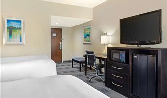 2 lits queen size, non fumeur, four à micro-ondes et réfrigérateur, petit déjeuner complet