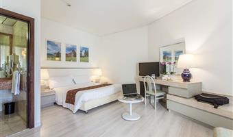 1 lit queen size, non fumeur, canapé-lit une personne, chambre triple