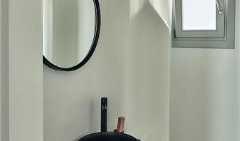 chambre deluxe, avec bain bouillonnant, 1 lit king size, non fumeur,terrasse, vue sur la mer , petit déjeuner complet