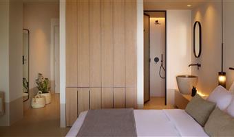 junior suite avec mini-piscine privée, vue sur la mer,1 lit king size, non fumeur, terrasse, salon, petit déjeuner complet