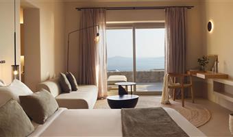 signature suite avec acccès à la piscine semi-privée , vue sur la mer, 1 lit king size, non fumeur, terrasse, salon, petit déjeuner complet