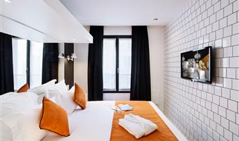 1 très grand lit, non fumeur, chambre supérieure, lit jumeau sur demande