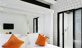 1 très grand lit, non fumeur, chambre supérieure, lit jumeau sur demande
