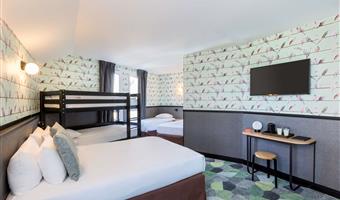 1 lit double, 2 lits jumeaux, 1 lit simple superposé, non fumeur, chambre familiale