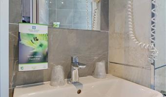 1 lit double, non fumeur, chambre classique, avec air-conditionné