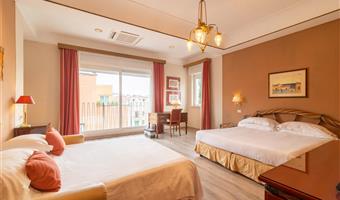 1 lit king size, 1 canapé-lit double, chambre familiale