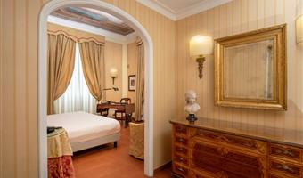 1 lit king size, non fumeur, chambre deluxe, convertible en deux lits simples