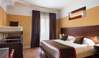 1 lit king size et 1 lit superposé, non fumeur, chambre familiale, pc safe, bouilloire