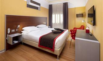 1 lit king size, non fumeur, chambre confort, wi-fi, pc safe, bouilloire