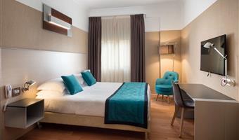 1 lit king size, non fumeur, chambre de luxe, wi-fi, pc safe, bouilloire