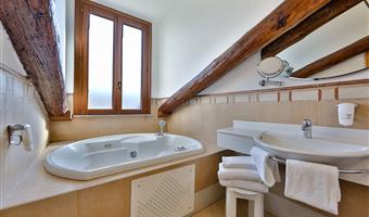 1 lit queen size, chambre classique, accès à internet gratuit