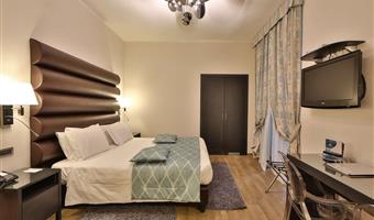 1 lit queen size, deluxe, internet gratuit